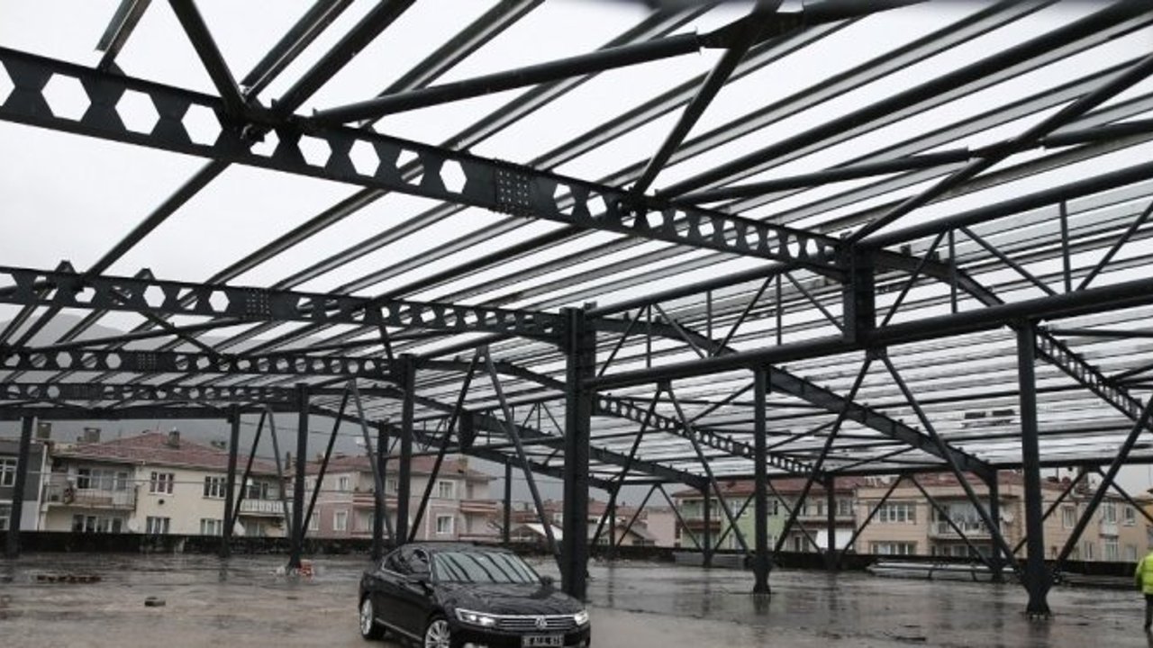 Bursa’da katlı otoparkın çatısı spor salonu oluyor