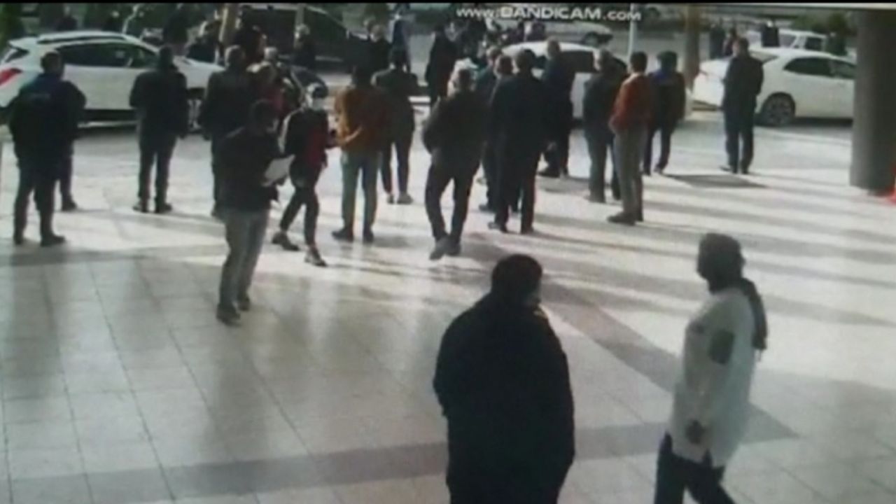 Sokak ortasında sopalı aile kavgası: 5 yaralı