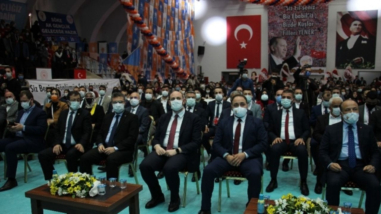 AK Parti Aydın İl Genlik Kolları’nda Demir güven tazeledi