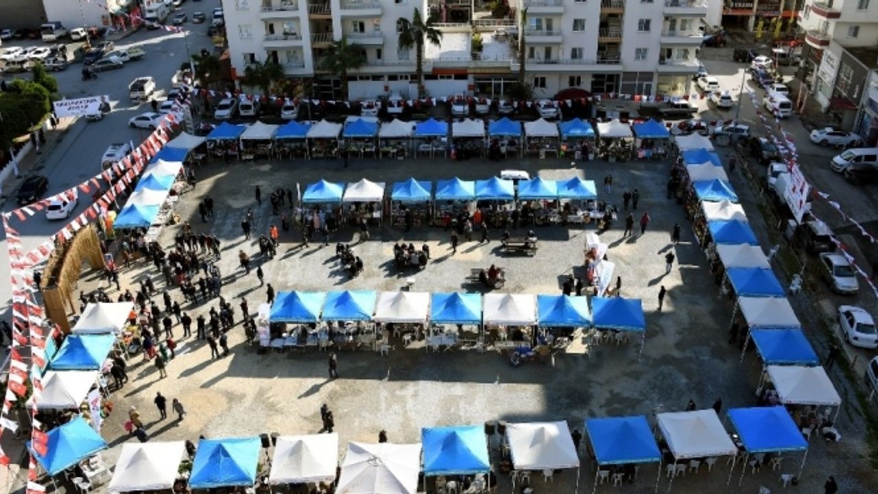 Büyükşehir Belediyesinin stantları, üretici kadınlara kazanç kapısı oluyor