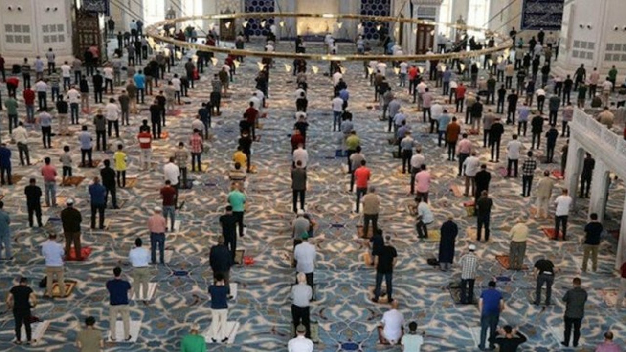 Cuma namazı saat kaçta kılınacak? İl il cuma namazı vakitleri