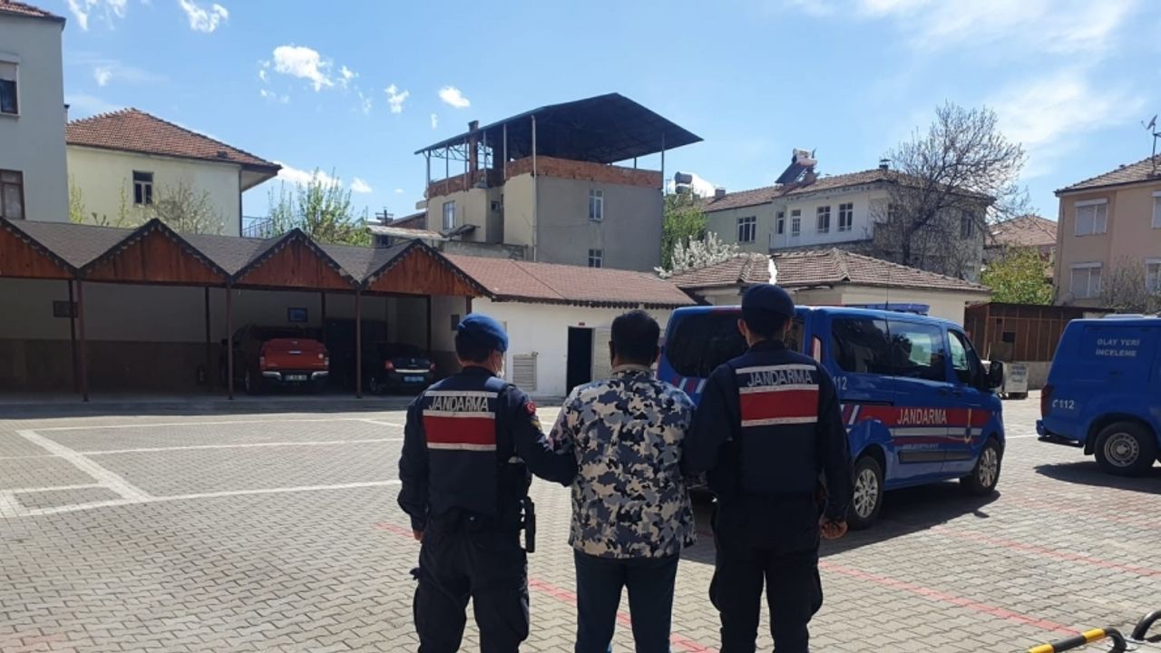 Güvenlik görevlisi yalanıyla altın ve para dolandırıcılığı jandarmaya takıldı