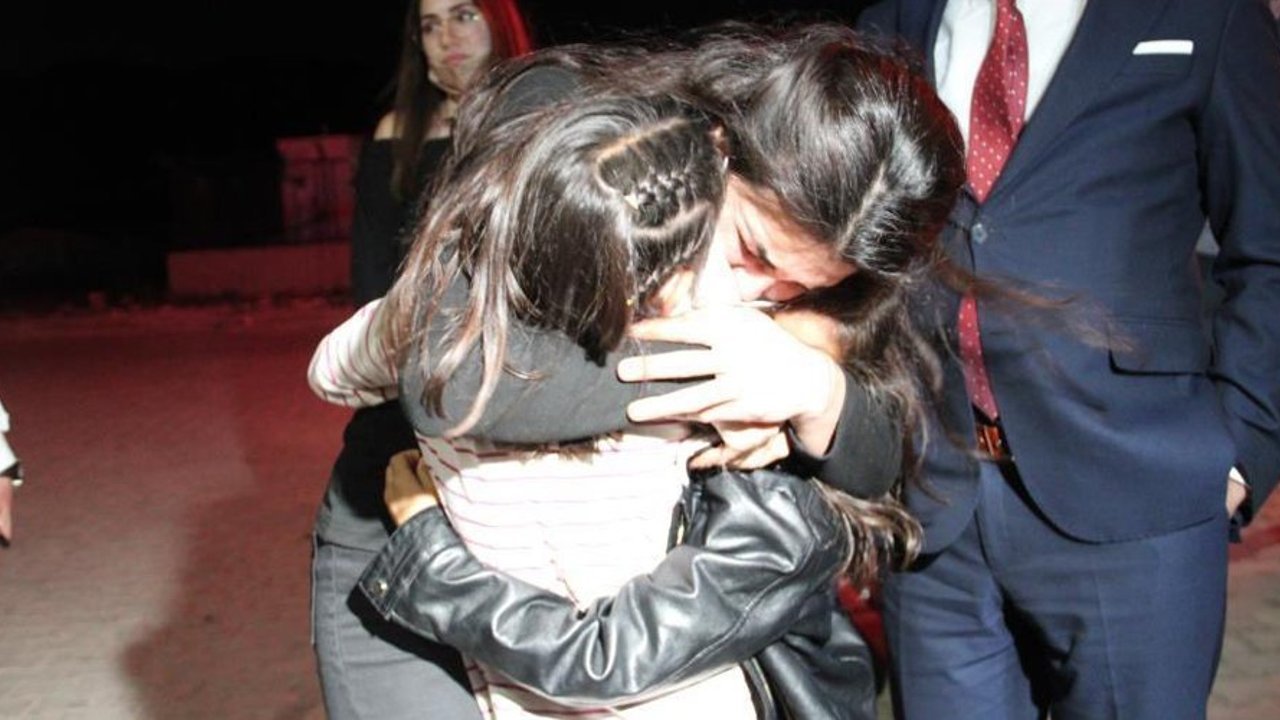 Melek İpek 107 gün sonra tahliye edildi: 'Bu gece çocuklarımla uyuyabileceğim'