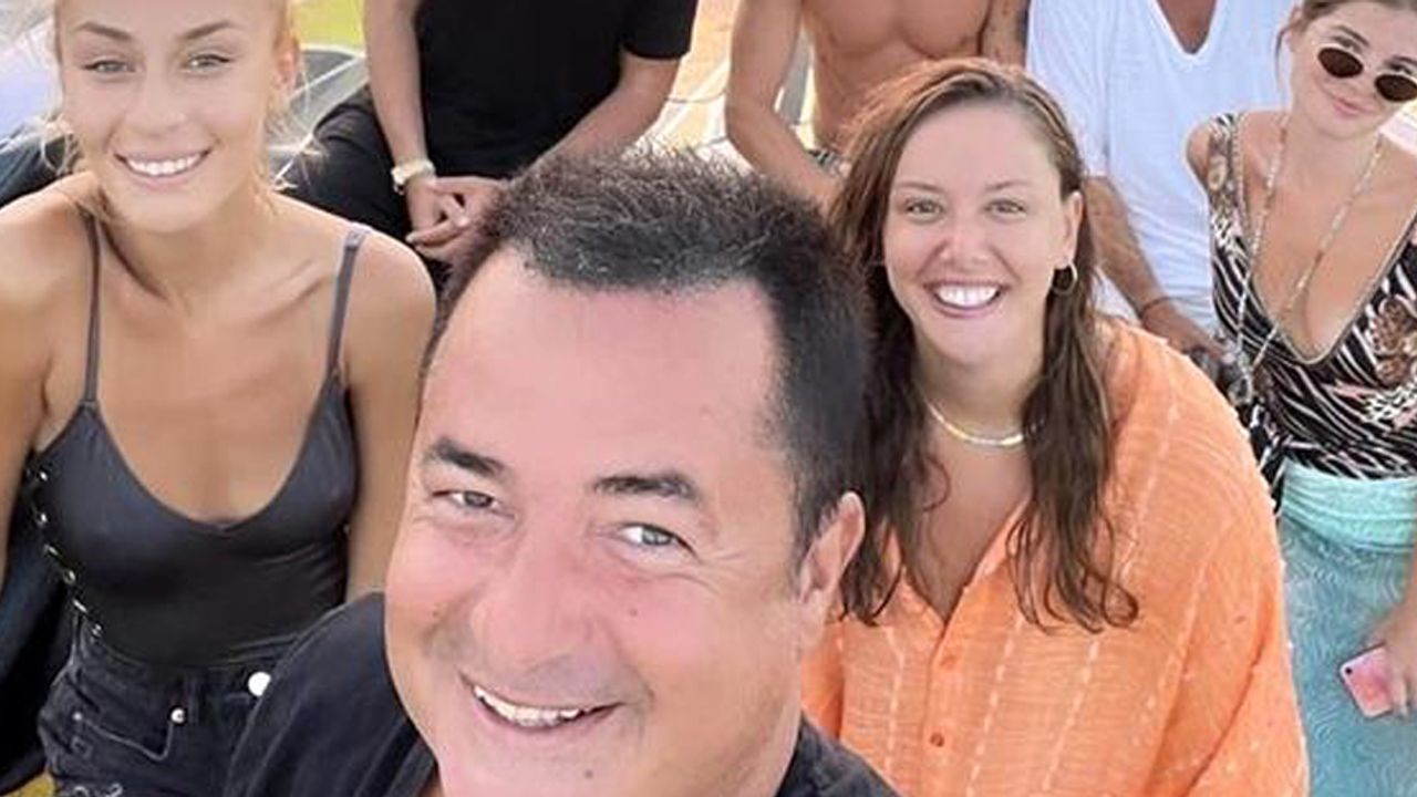 Acun'un Yunanistan'dan tatil paylaşımı: Sevgilisi ve Şeyma Subaşı'nın ablasıyla!