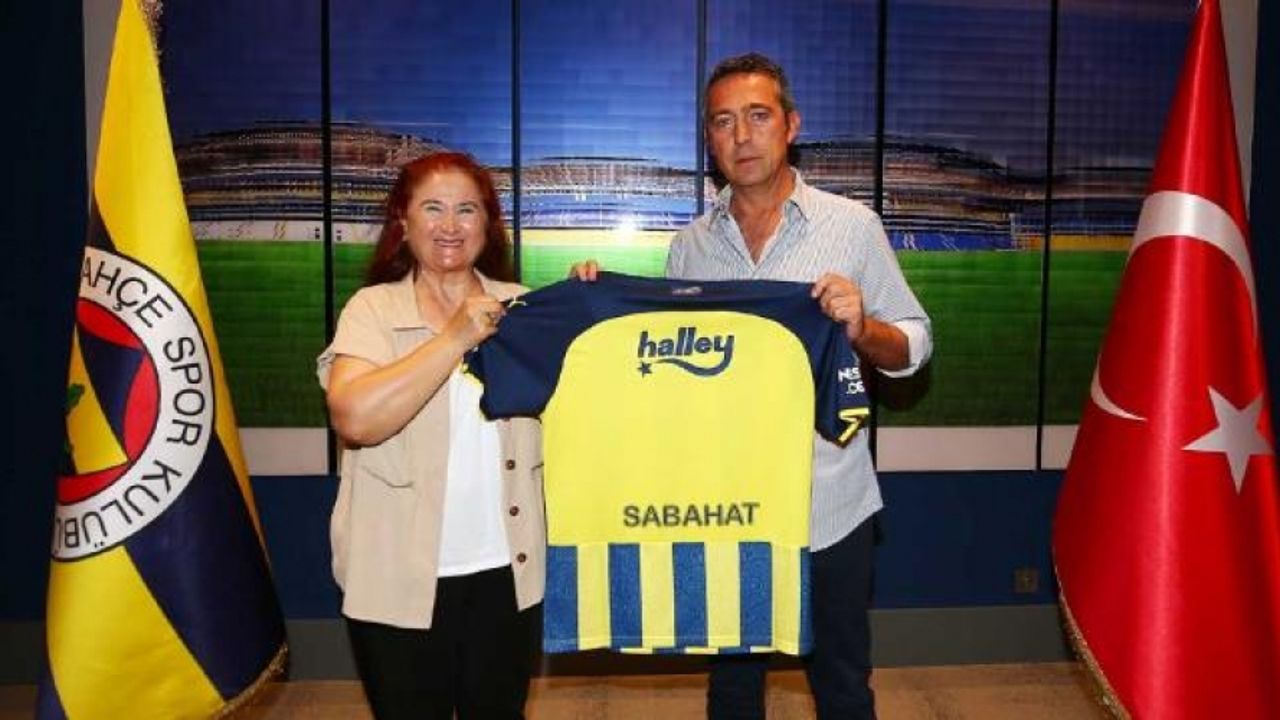 Sabahat Akkiraz Ali Koç'a verdiği sözü tuttu, Fenerbahçe'ye marş yaptı: Fenerbahçe Geliyor!