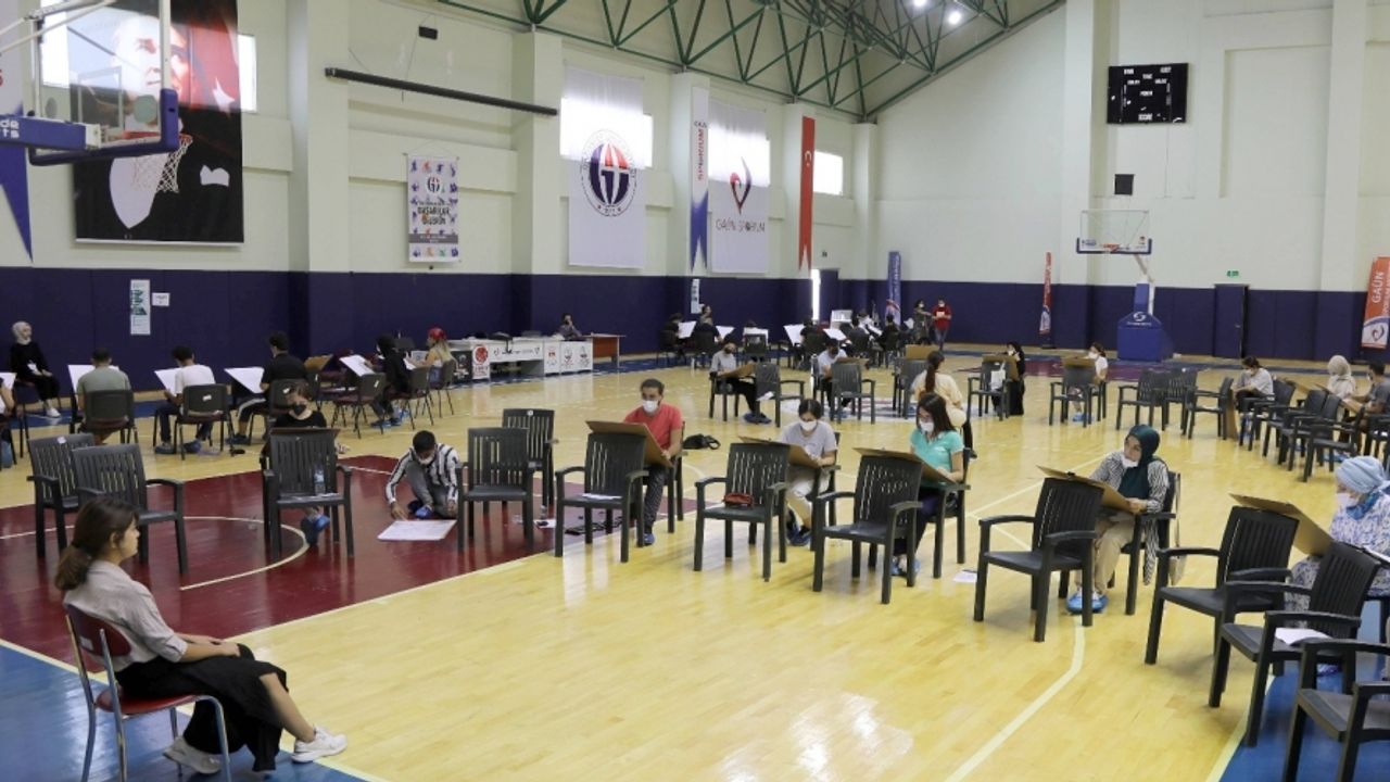 Türkiye’de tek olan halı tasarım bölümü ilk öğrencilerini aldı