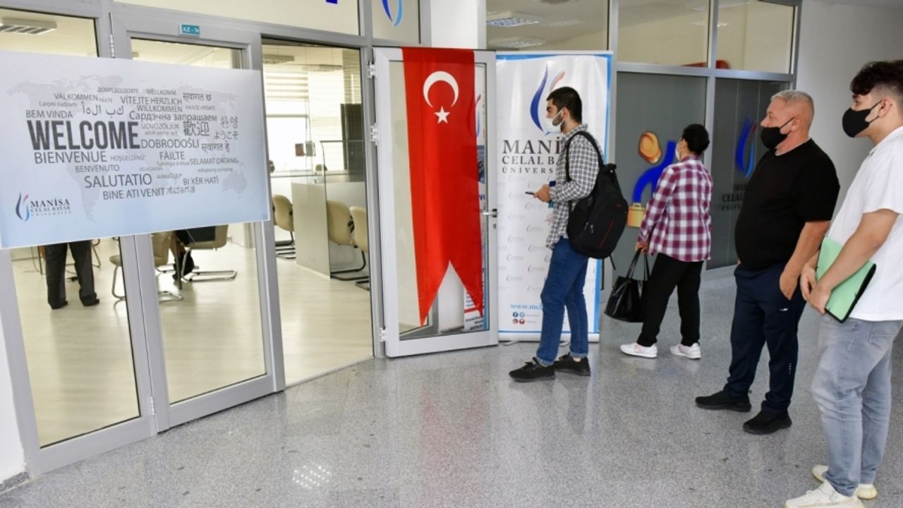 Manisa Celal Bayar Üniversitesi’nde yurtdışı öğrenci kayıtları başladı
