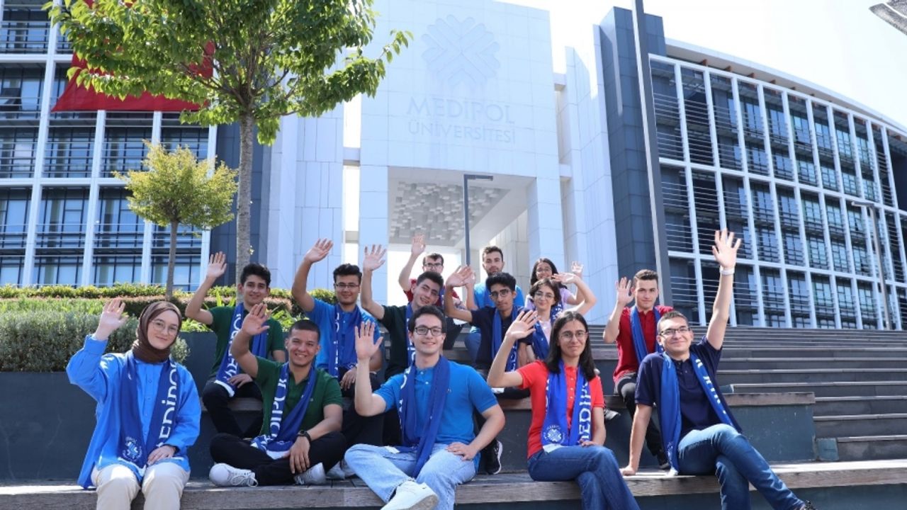 Medipol, YKS’de dereceye girip kendisini seçen öğrencileri açıkladı