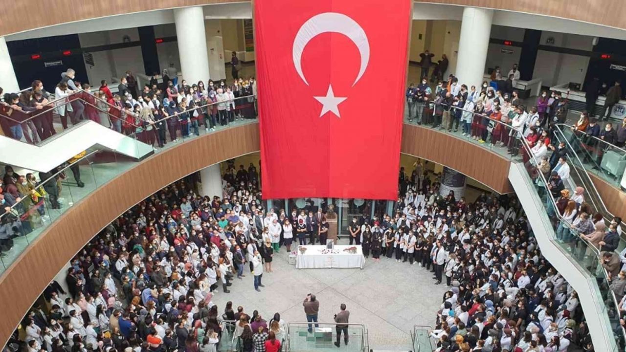 Başkent’te geçirdiği trafik kazasında vefat eden genç doktor Rümeysa Berin Şen, anıldı