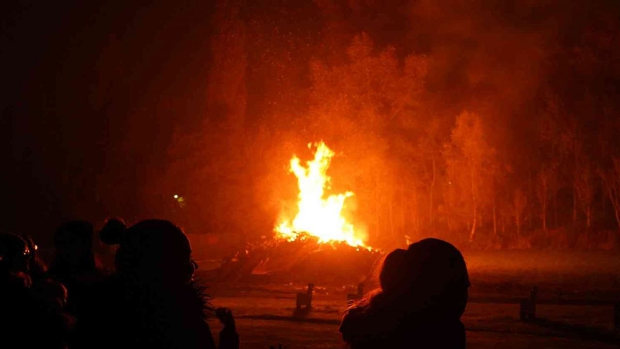 İngiltere’de Covid-19 sonrası ilk "şenlik ateşi" kutlamaları