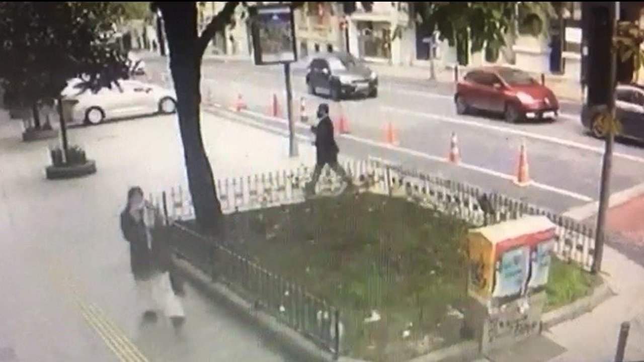 İstinye’de lüks mağazadan 972 bin 625 lira değerindeki saati böyle çaldı