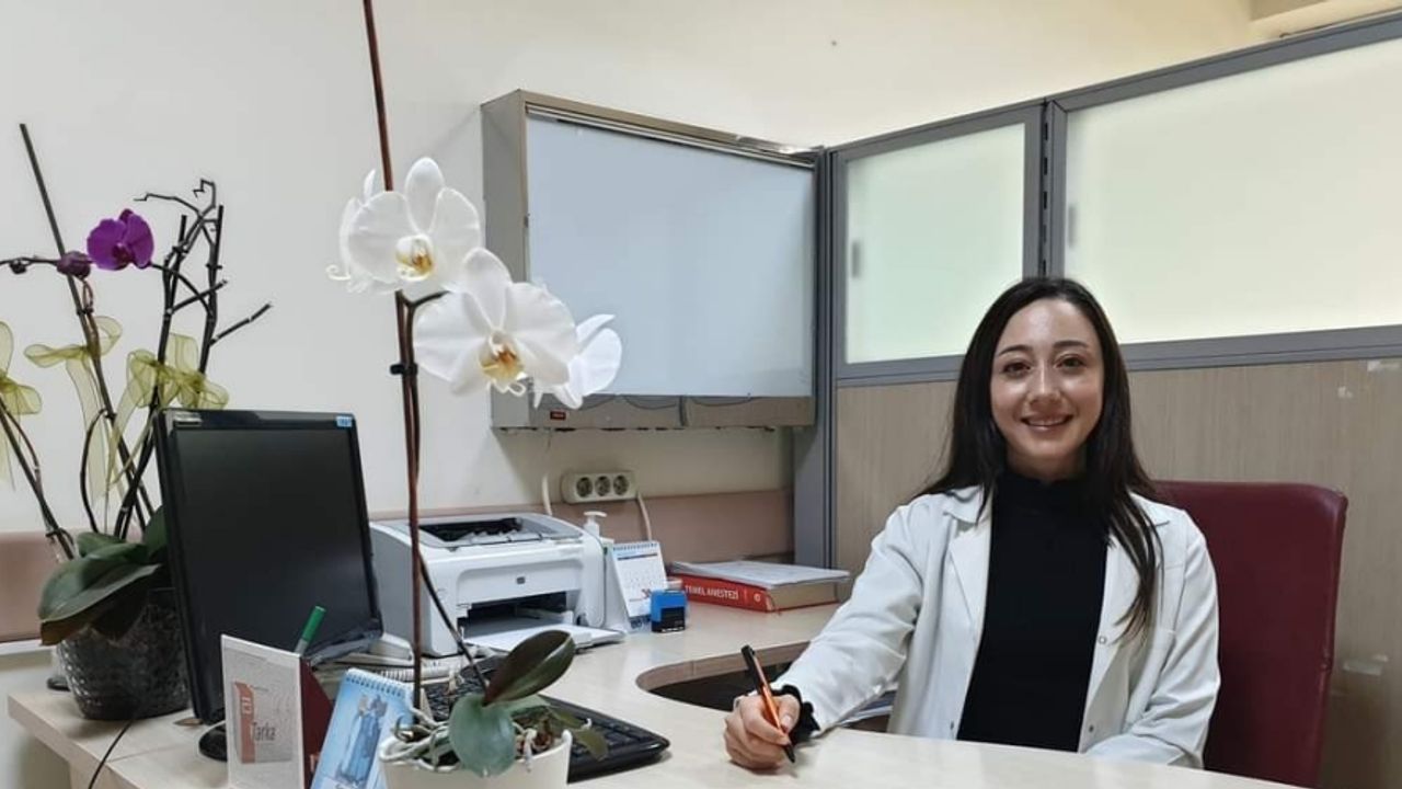 Çiçeği burnunda  Dahiliye Uzmanı Cansu Arıca göreve başladı