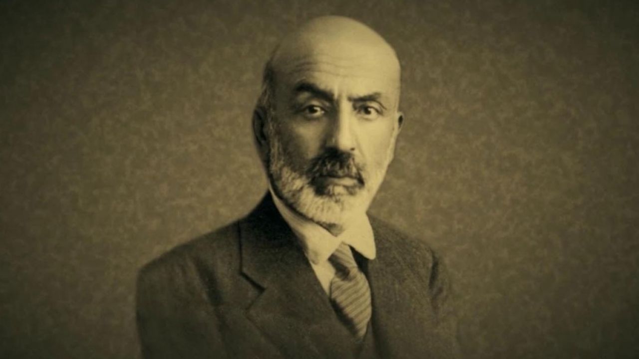 Bu yazıyı mutlaka okuyun! İstiklal şairi Mehmet Akif'in cenazesi nasıl kaldırıldı?