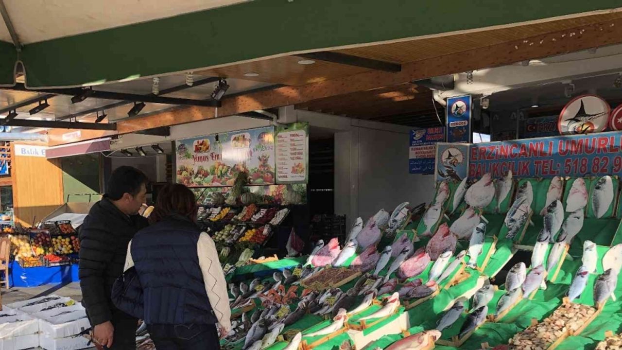 Lodos tezgahları da vurdu, en ucuz balık istavrit oldu