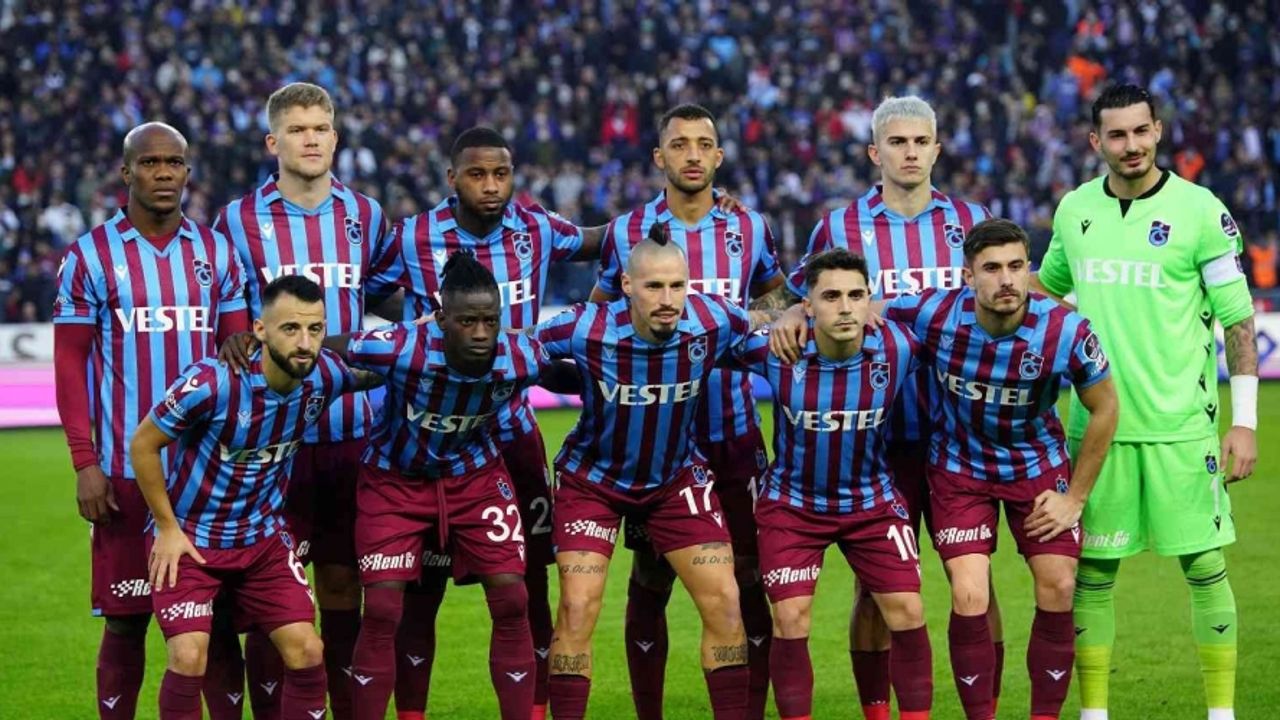 Trabzonspor 2021’deki liderliğini 2022’de şampiyonlukla taçlandırmak istiyor