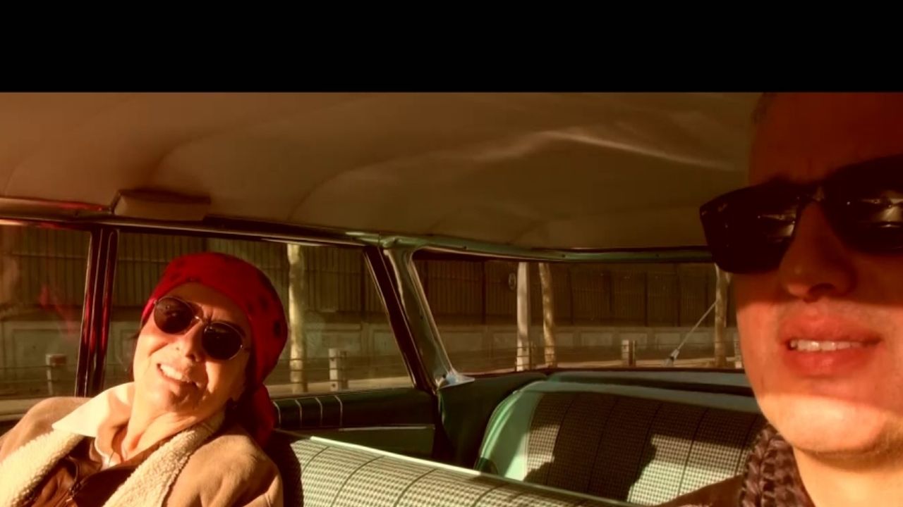 Fatma Girik 75. yaş gününü Kadıköy’de ‘Şoför Nebahat’ temasıyla böyle kutlamıştı