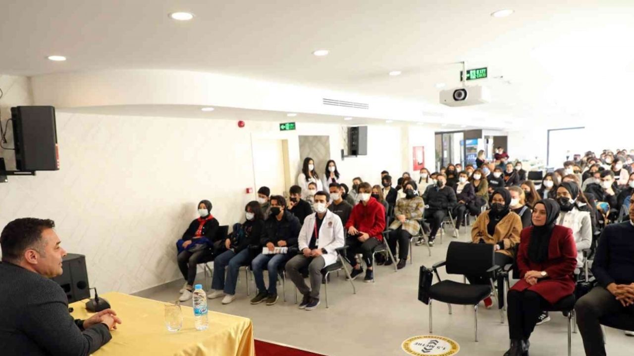 Başkan Yücel etüt merkezinde öğrencilerle buluştu