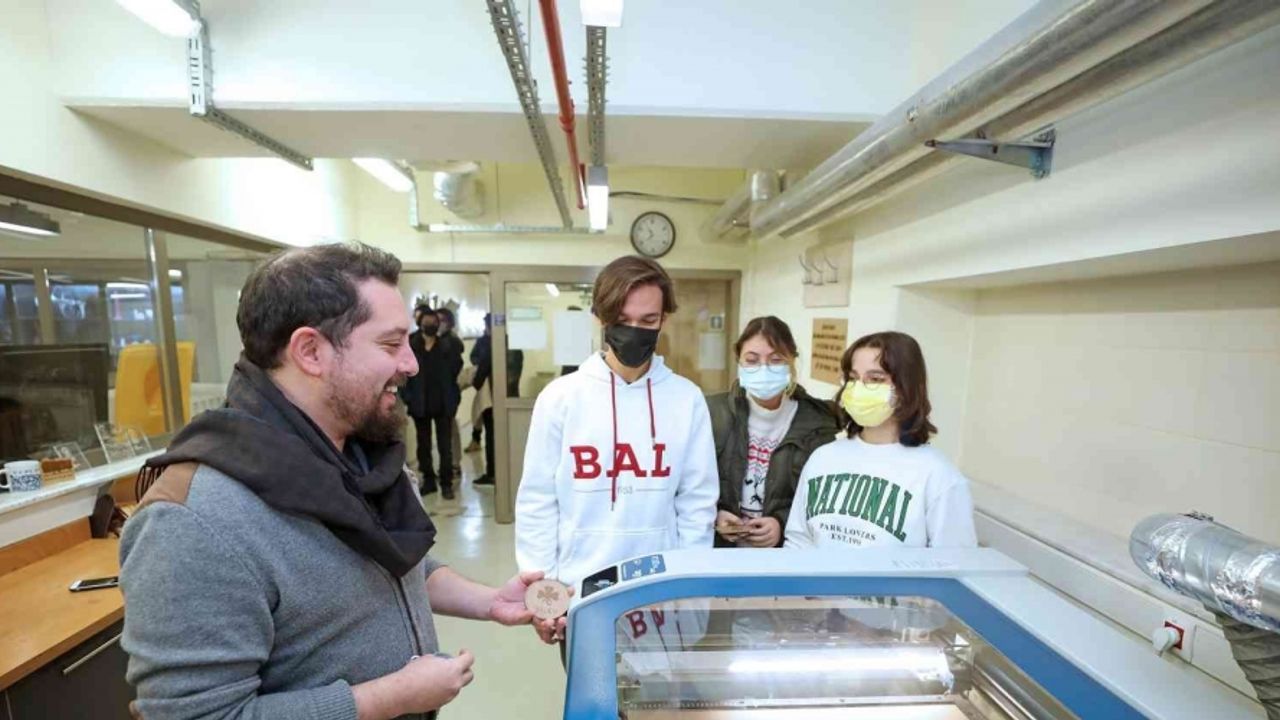 Bornova Anadolu Lisesi öğrencileri YÜTAM’a misafir oldu