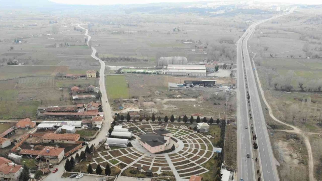 Belediye, Hekim Sinan Tıbbi ve Aromatik Bitkiler Araştırma Merkezi’ni DPÜ’ye tahsis etti