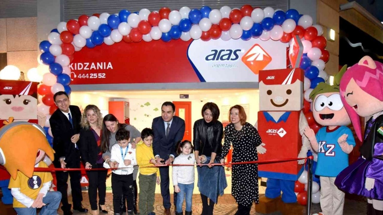 Çocuklara özel Aras Kargo şubesi KidZania’da hizmete girdi