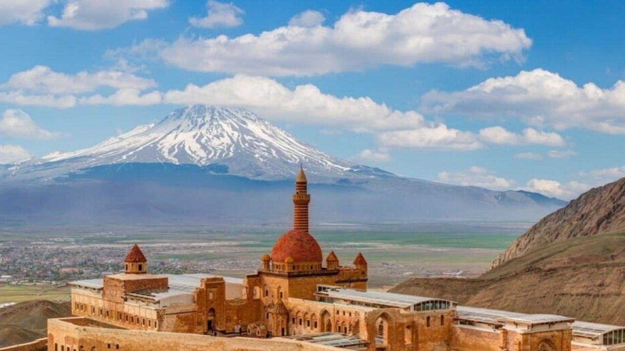 İshak Paşa Sarayı, son 9 yılın en yüksek ziyaretçi sayısına ulaştı