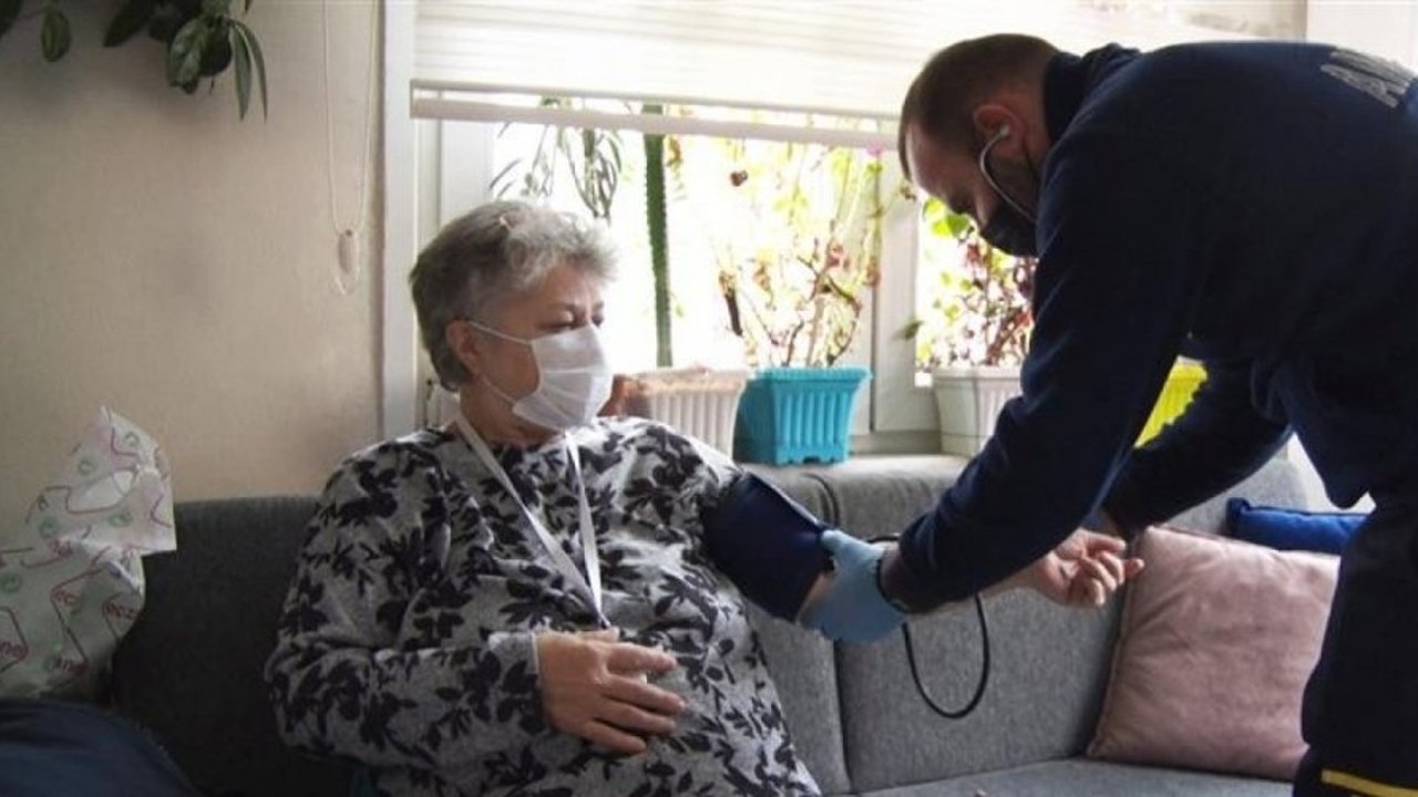 Yaşlı ve hasta vatandaşlar “Panik Butonu” hizmeti ile hayata bağlanıyor