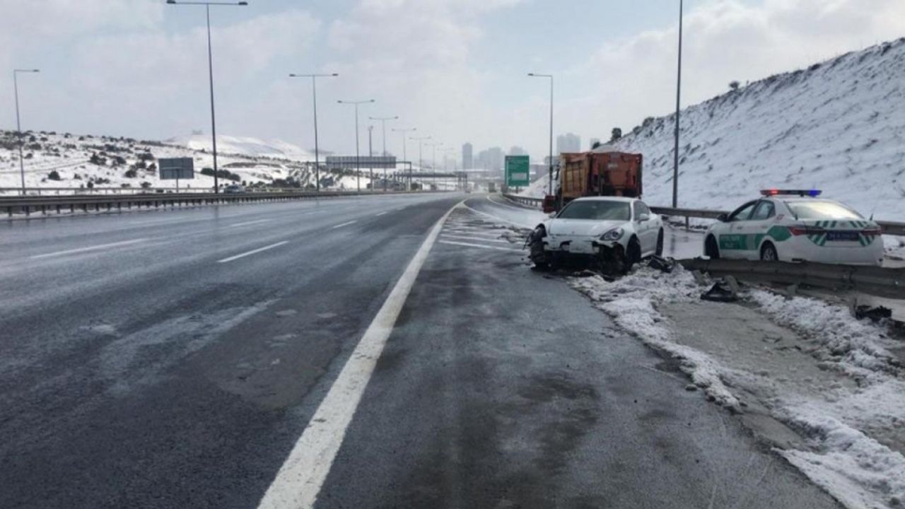 Yeni Malatyaspor Futbol Kulübü Başkanı Adil Gevrek, İstanbul’da kaza yaptı