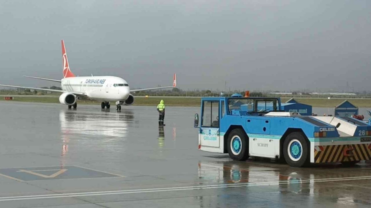 Balıkesir Koca Seyit Havalimanı yolcu sayısında rekora koşuyor