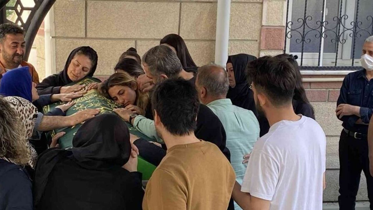 Bursa’daki uçak kazasında ölen eğitmen pilot Otkum son yolculuğuna uğurlandı