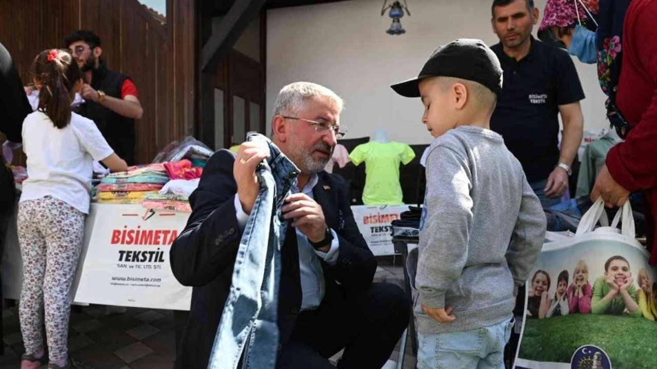 Çocuklar bayram heyecanını erken yaşadı: 700 çocuğa bayramlık kıyafet dağıtıldı