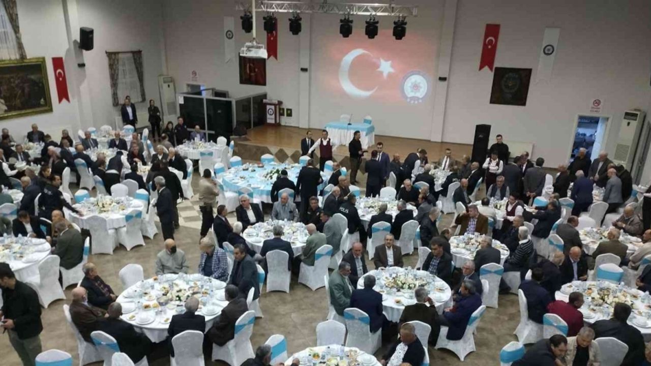 Konya Emniyeti’nden şehit aileleri, gaziler ve polis emeklileri onuruna iftar yemeği