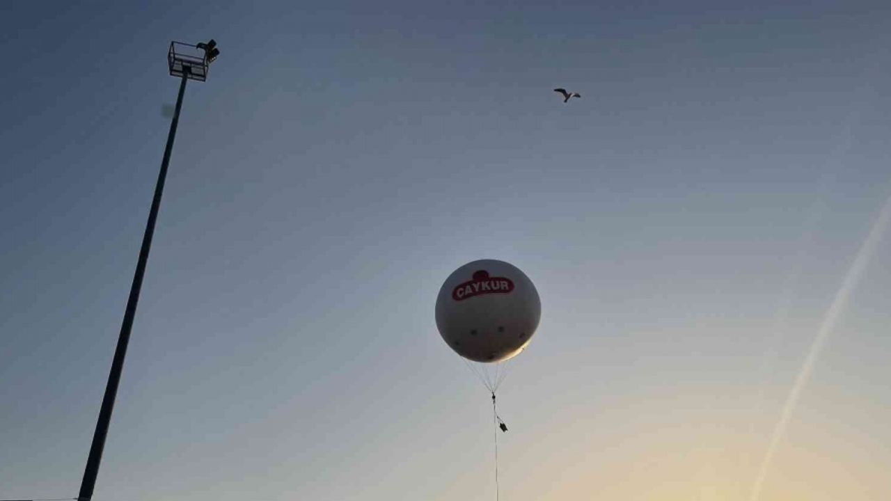 12. Rize Günleri’nde helyum gazlı balonla gökyüzüne çay salındı