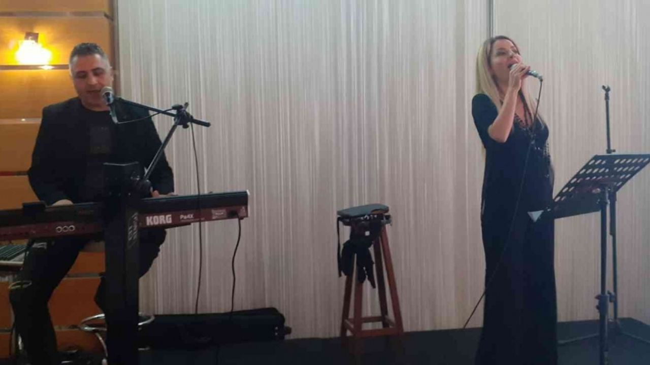 81 ilden gelen gençler getirdikleri toprakları cam fanusta birleştirdi