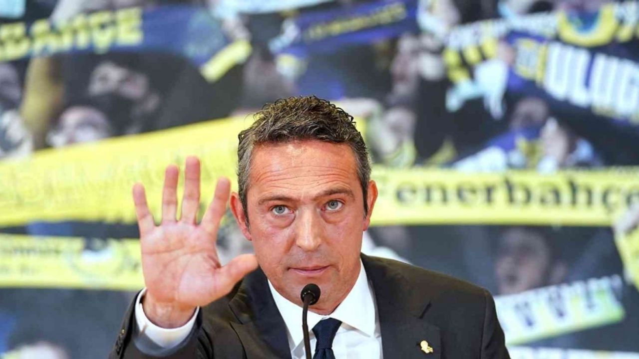 Ali Koç: "Pazar günü Beşiktaş - Fenerbahçe maçı var. Aynı güne Yenikapı’ya şampiyonluk kutlaması konuluyor. Bu nasıl bir zihniyet!"