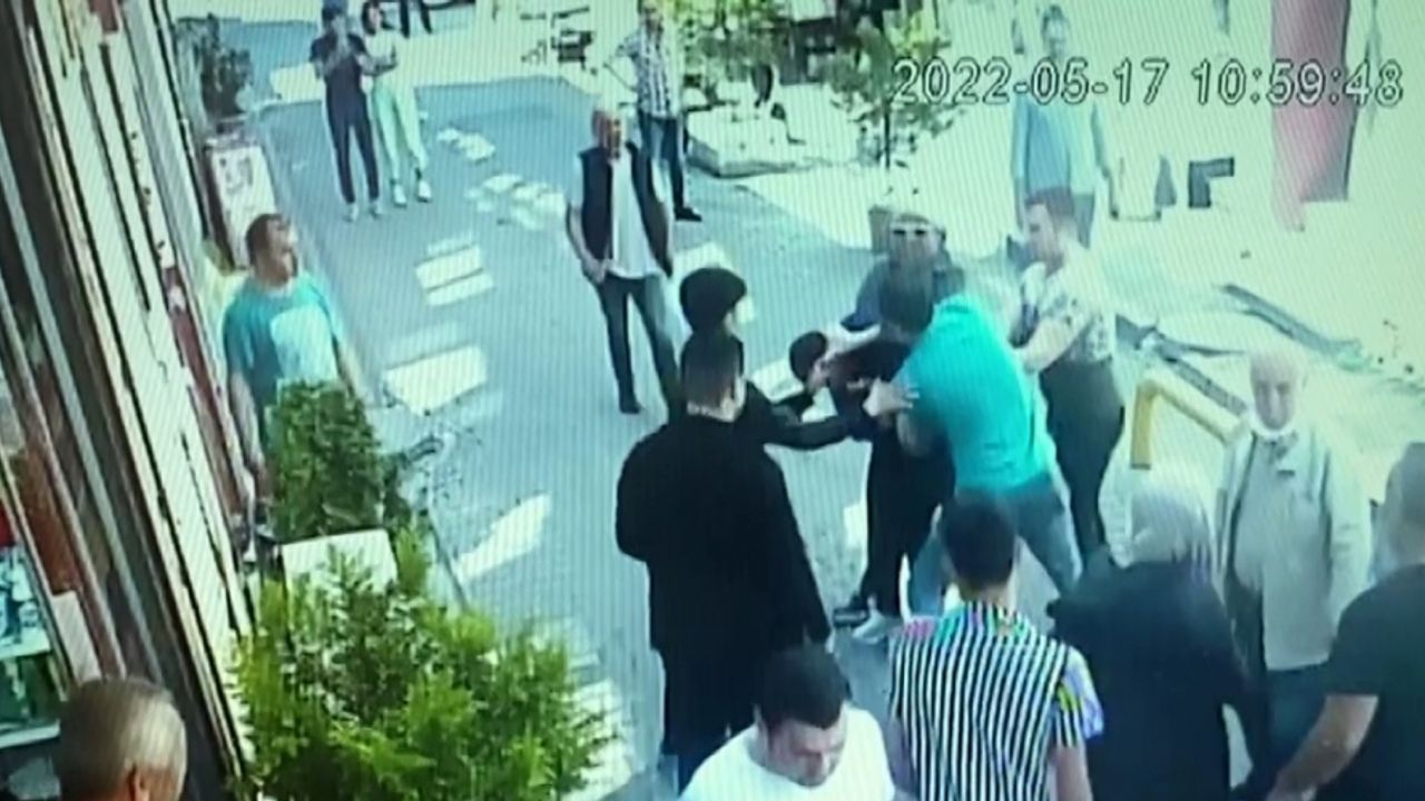 Fatih’te kapkaççıya meydan dayağı attılar: O anlar kamerada