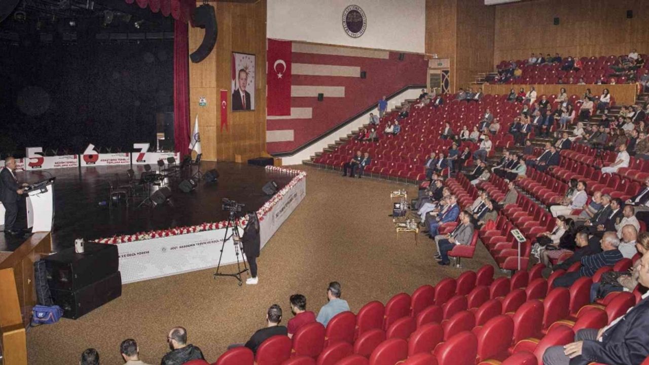 Atatürk Üniversitesinde "Ar-Ge ve Yenilik Süreçlerinde Yaşanan Dönüşüm" konuşuldu