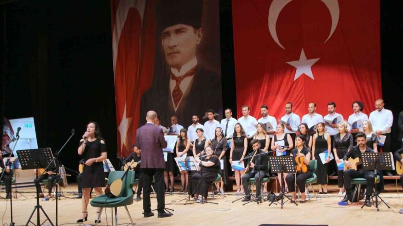 Kilis’te öğretmenler korosu konser verdi