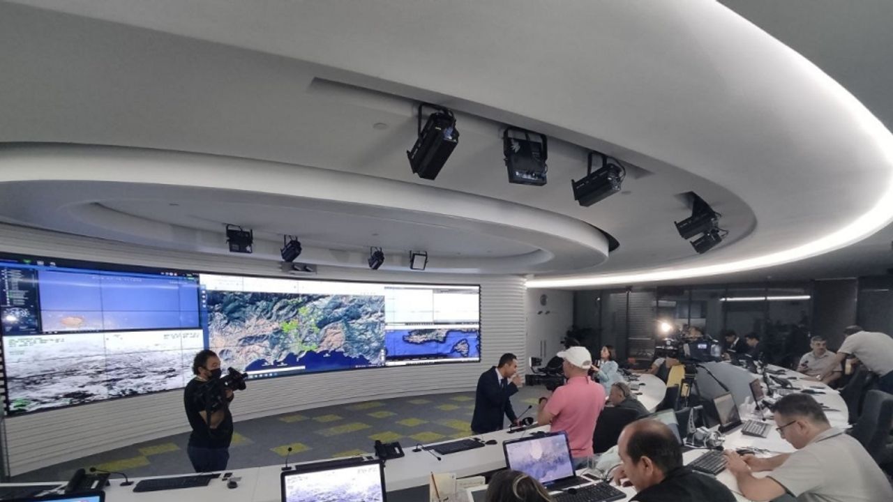 Datça orman yangını Yangın Yönetim Merkezinden anbean takip ediliyor