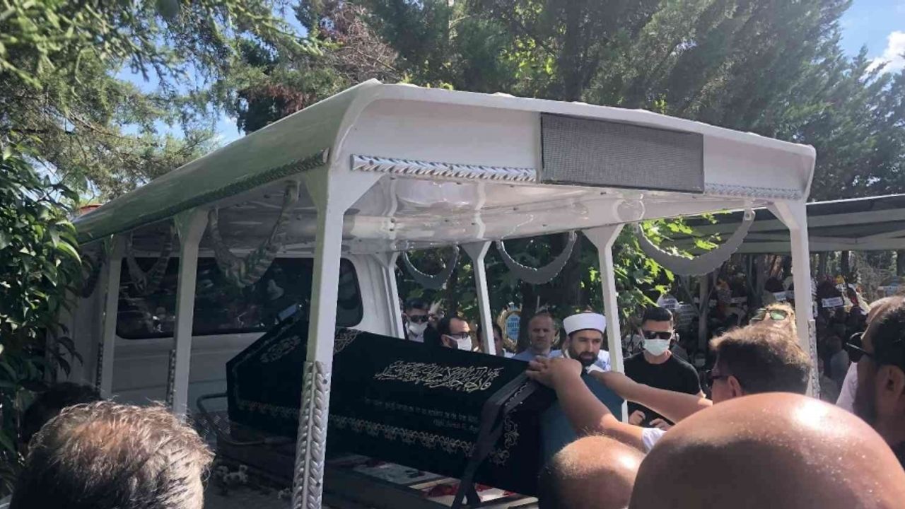 Fen Bilimleri Eğitim Kurumları kurucusu Nazmi Arıkan, son yolculuğuna uğurlandı