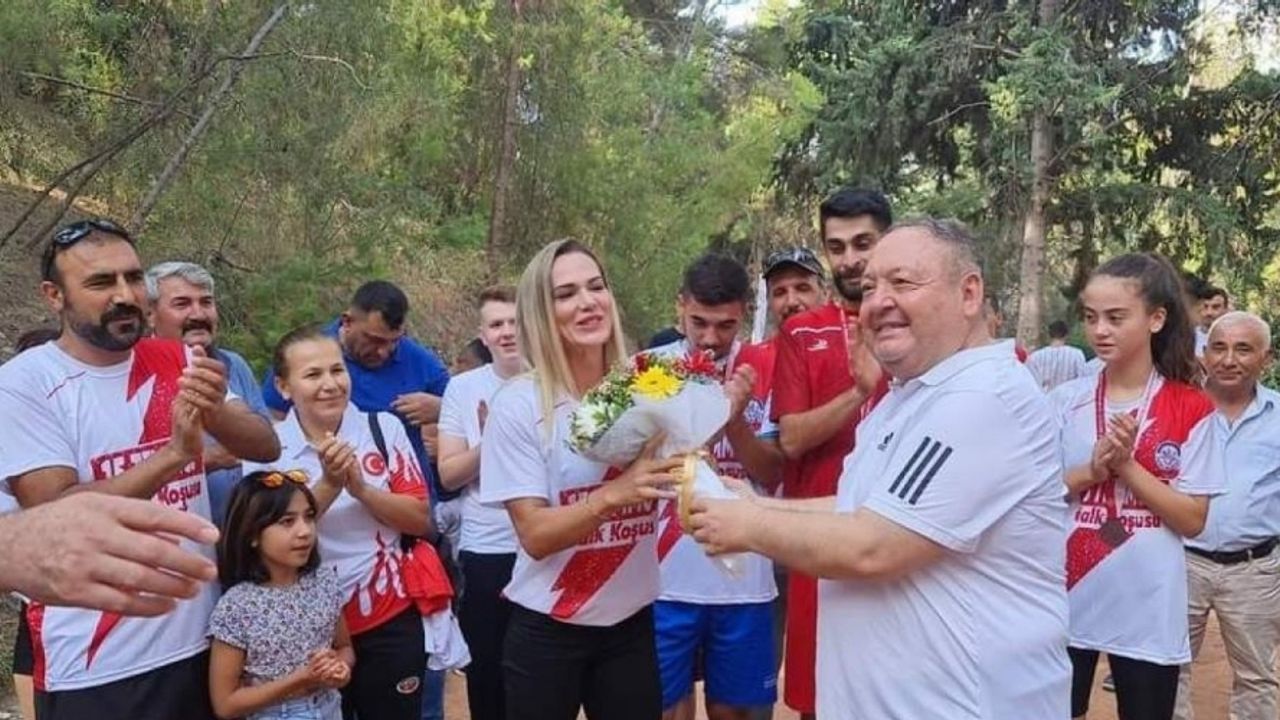 Milli atlet Nagihan Karadere, ’15 Temmuz Halk Koşusu’na katıldı