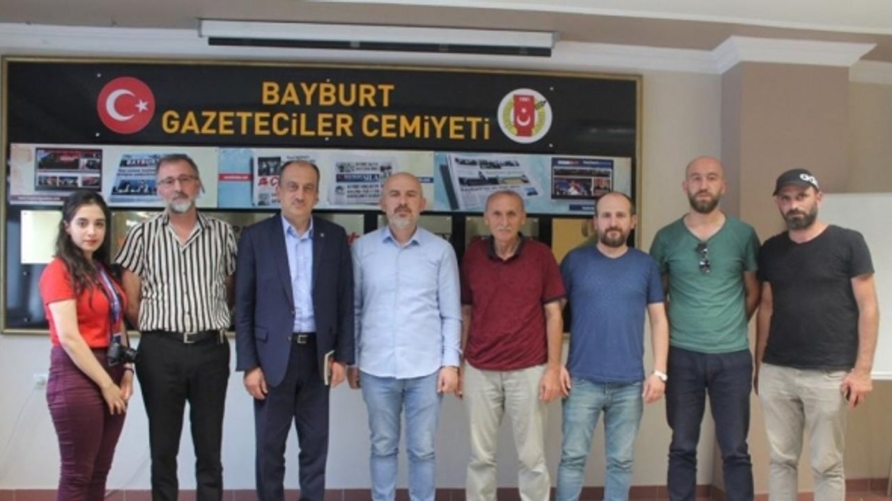 Gelecek Partisi Genel Başkan Yardımcısı Yardım gazetecilerle buluştu
