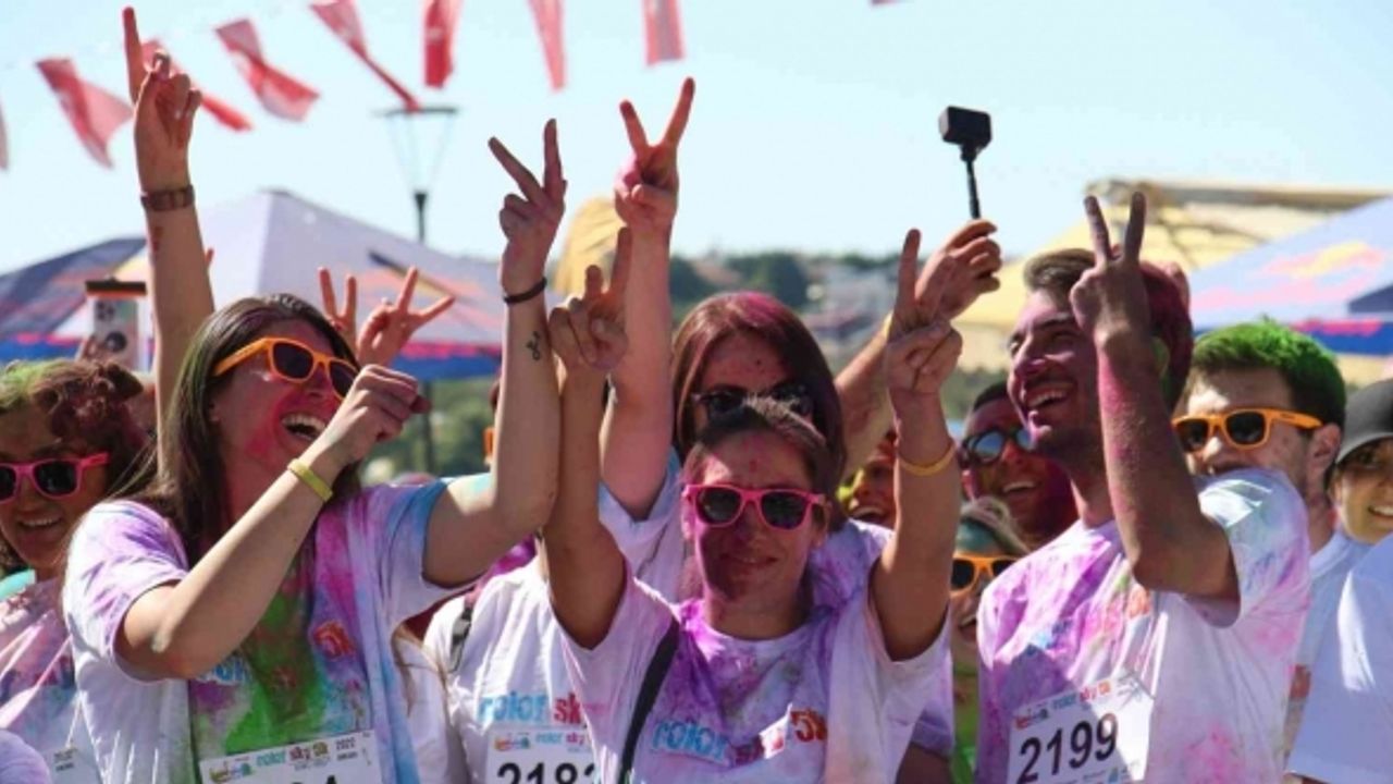 Ankaralılar hafta sonu Renkli Koşu Festivali’nde buluştu