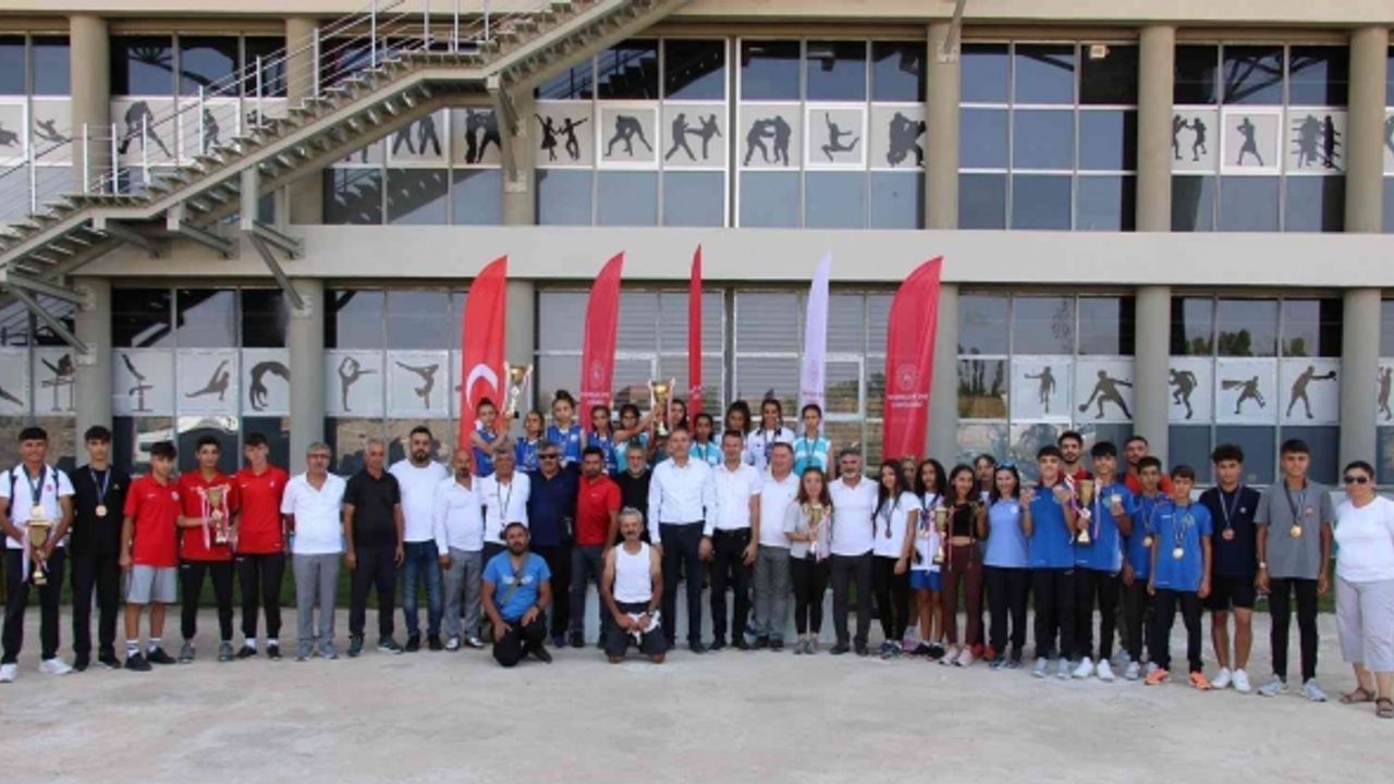 Edremit Belediyesi Spor Kulübü sporcuları Türkiye şampiyonu oldu