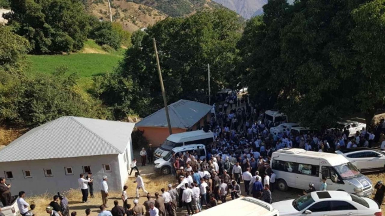 Iraklılardan Seyyid Taha-i Hakkari Hazretlerinin türbesine yoğun ilgi