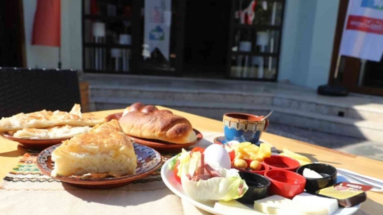 Rumeli ve Balkan lezzetleri İzmitlilerle buluşuyor