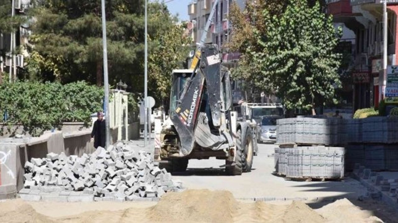 Siirt’te kilit parke ve yol bakım çalışmaları devam ediyor