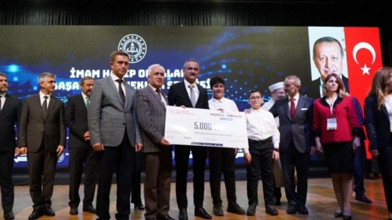 Adıyaman TOBB Kız Anadolu İmam Hatip Lisesi Türkiye 3’üncüsü oldu