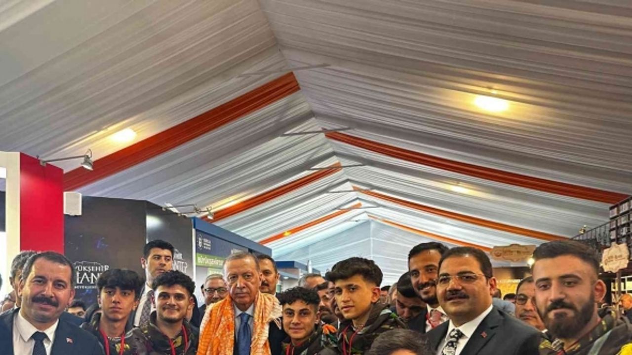 Cumhurbaşkanı Erdoğan Haliliye standını ziyaret etti