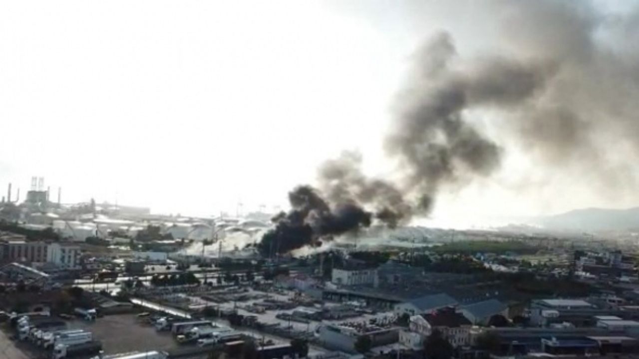 Kocaeli’de petrol firmasında çıkan yangına müdahale sürüyor