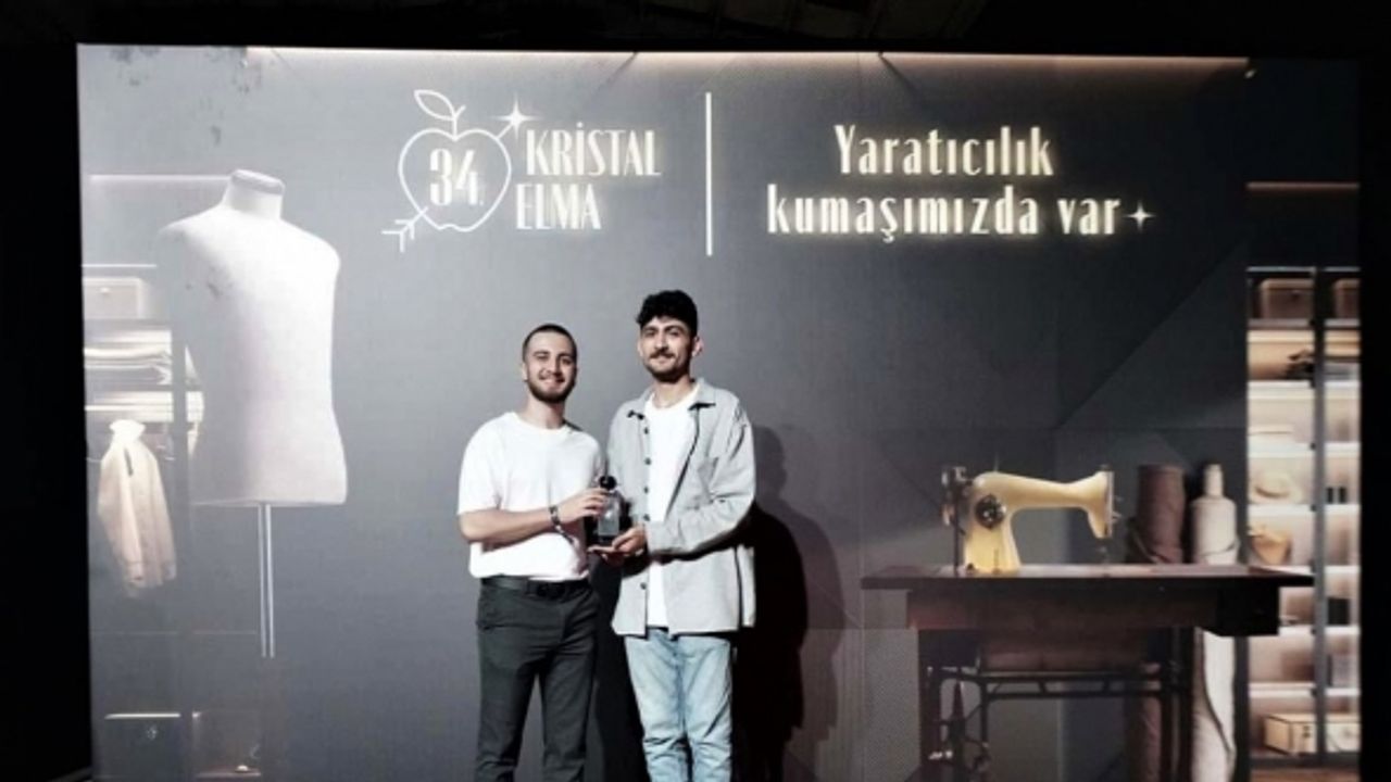 İletişim öğrencileri ’Genç Kristal’ ödülüne sahip olma sürecini anlattılar